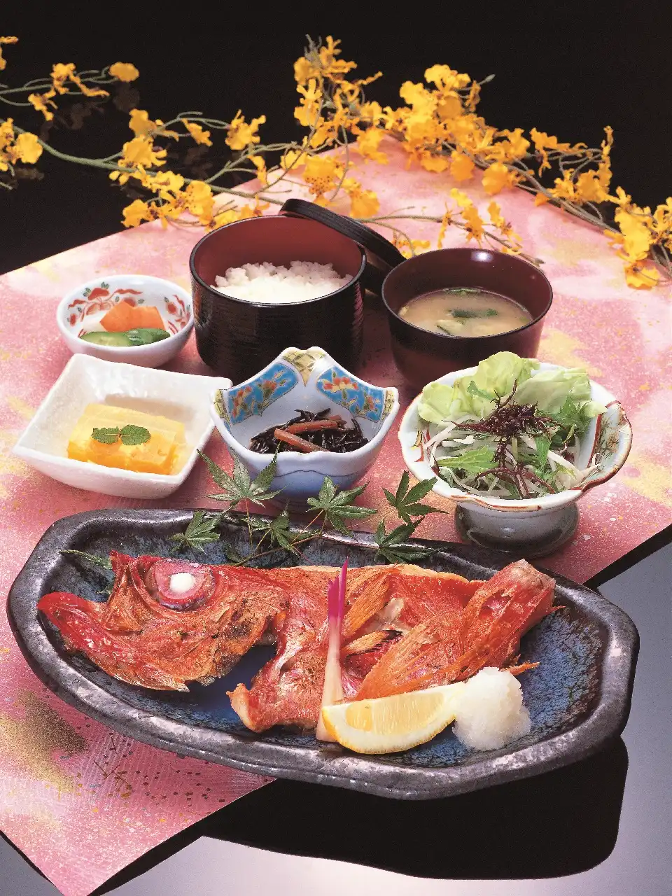 まるごと一匹金目鯛焼魚御膳